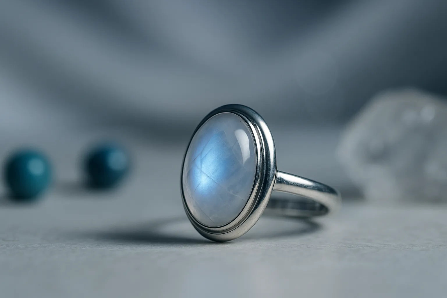 Pierre de Lune : Significations, Vertus et Bijoux à Ne Pas Manquer