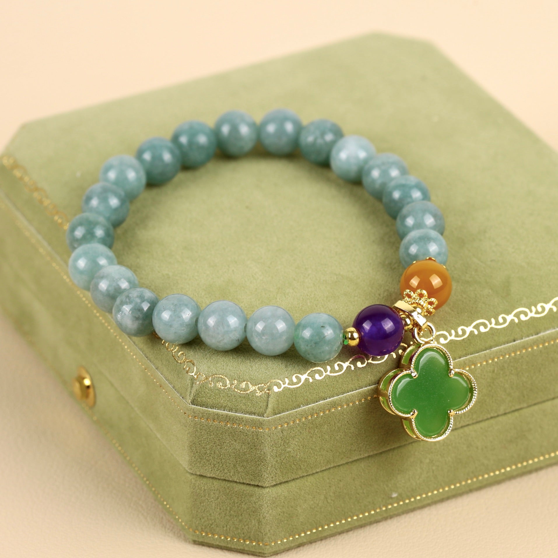 Jade-Armband Vierblättriges Kleeblatt – Symbol für Glück und Freude