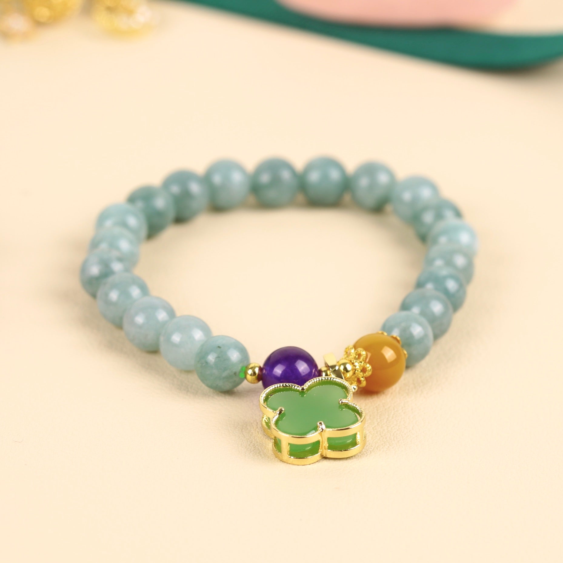 Jade-Armband Vierblättriges Kleeblatt – Symbol für Glück und Freude