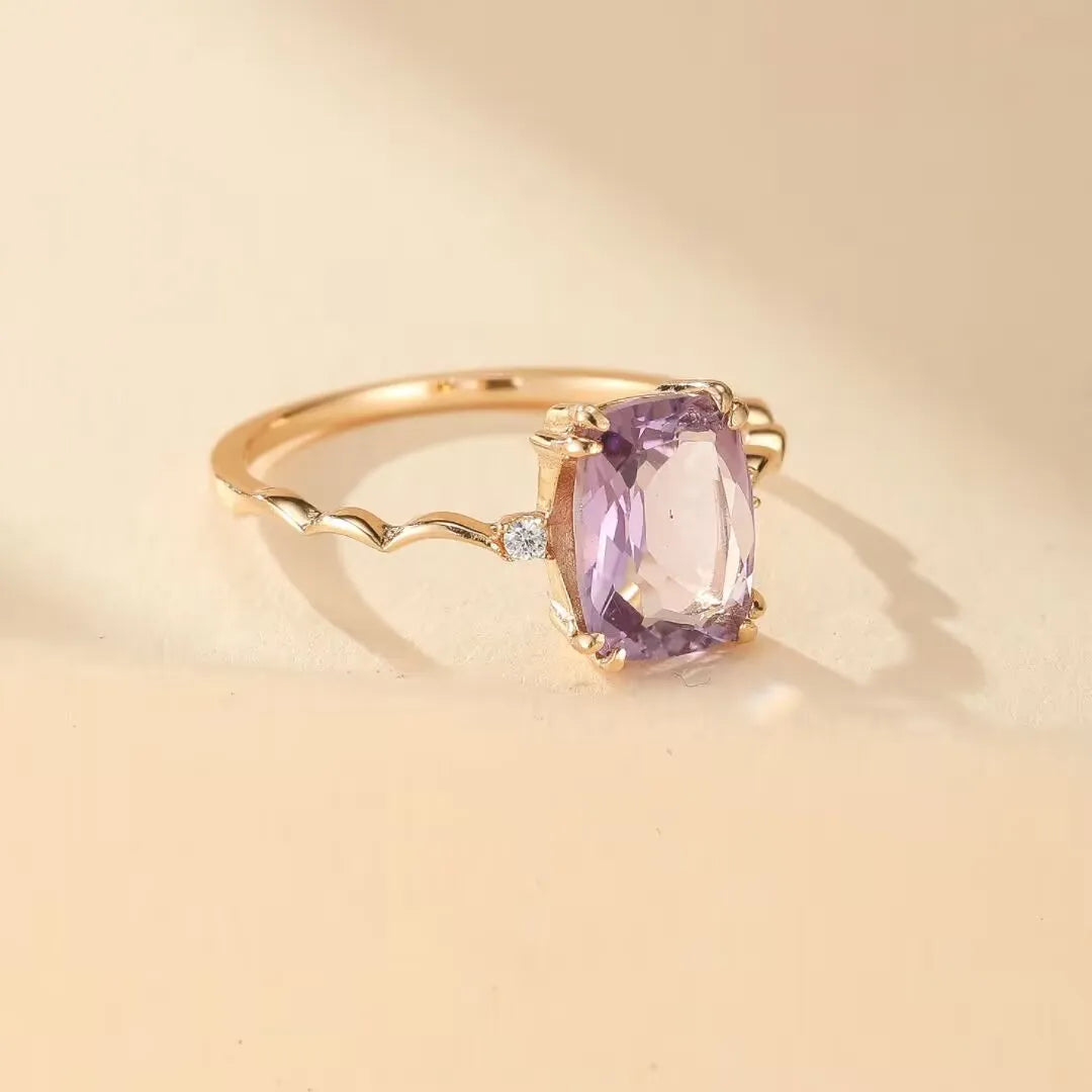 Amethyst Ring "Enchanting Violet" Gold-Plated Silver