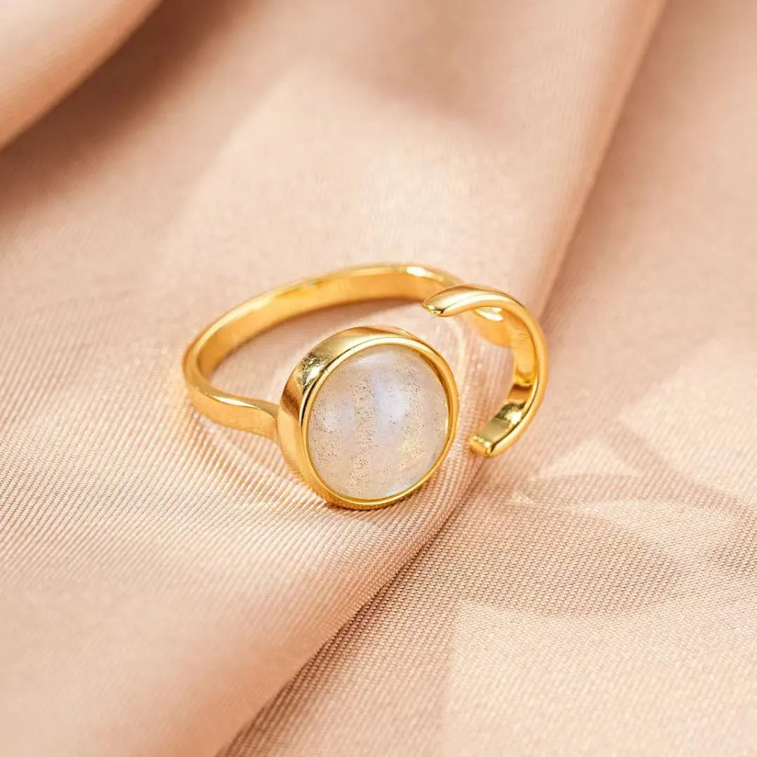 Labradorite Ring "Lunar Aura" Silver
