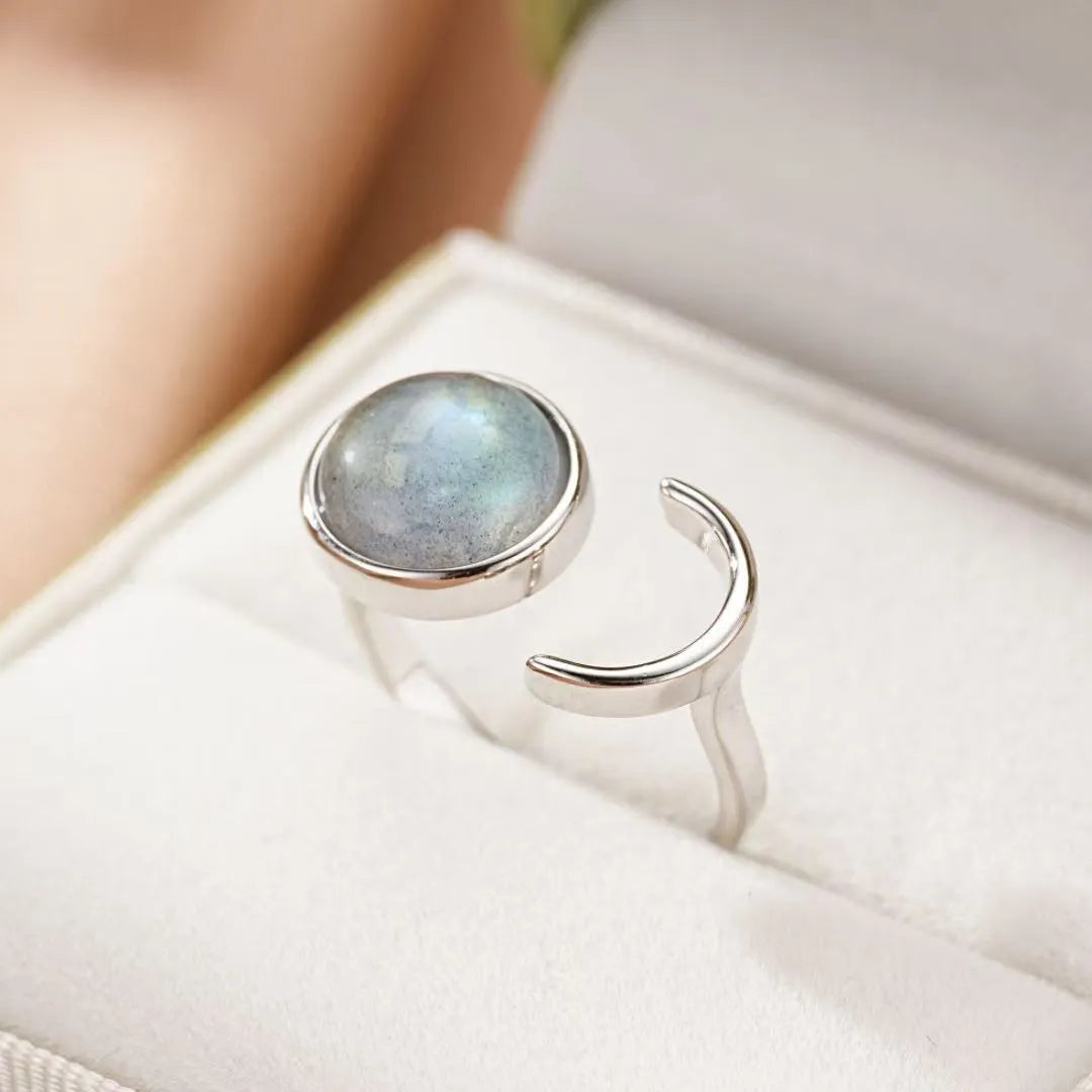Labradorite Ring "Lunar Aura" Silver