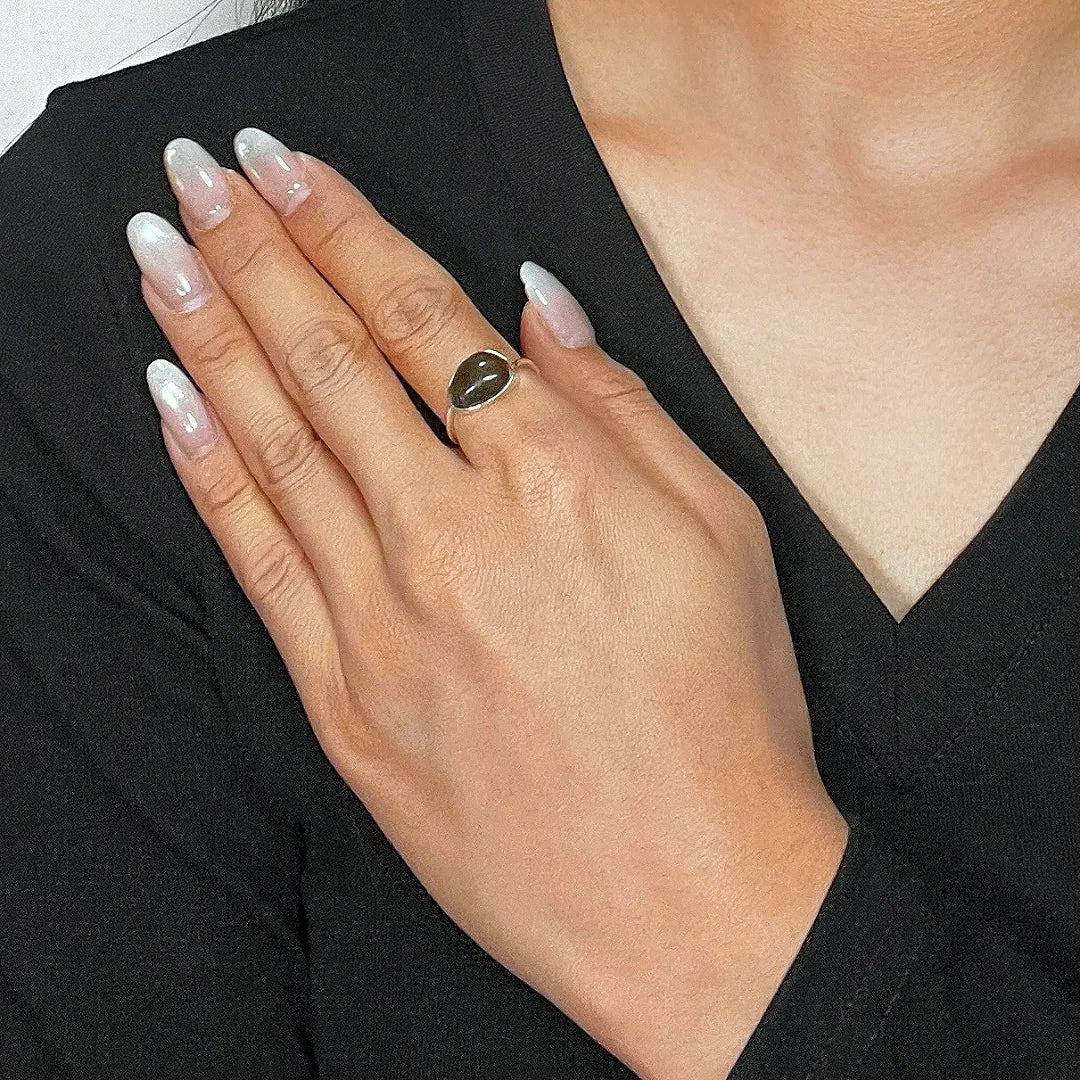 Labradorite Ring "Protective Beauty" Silver