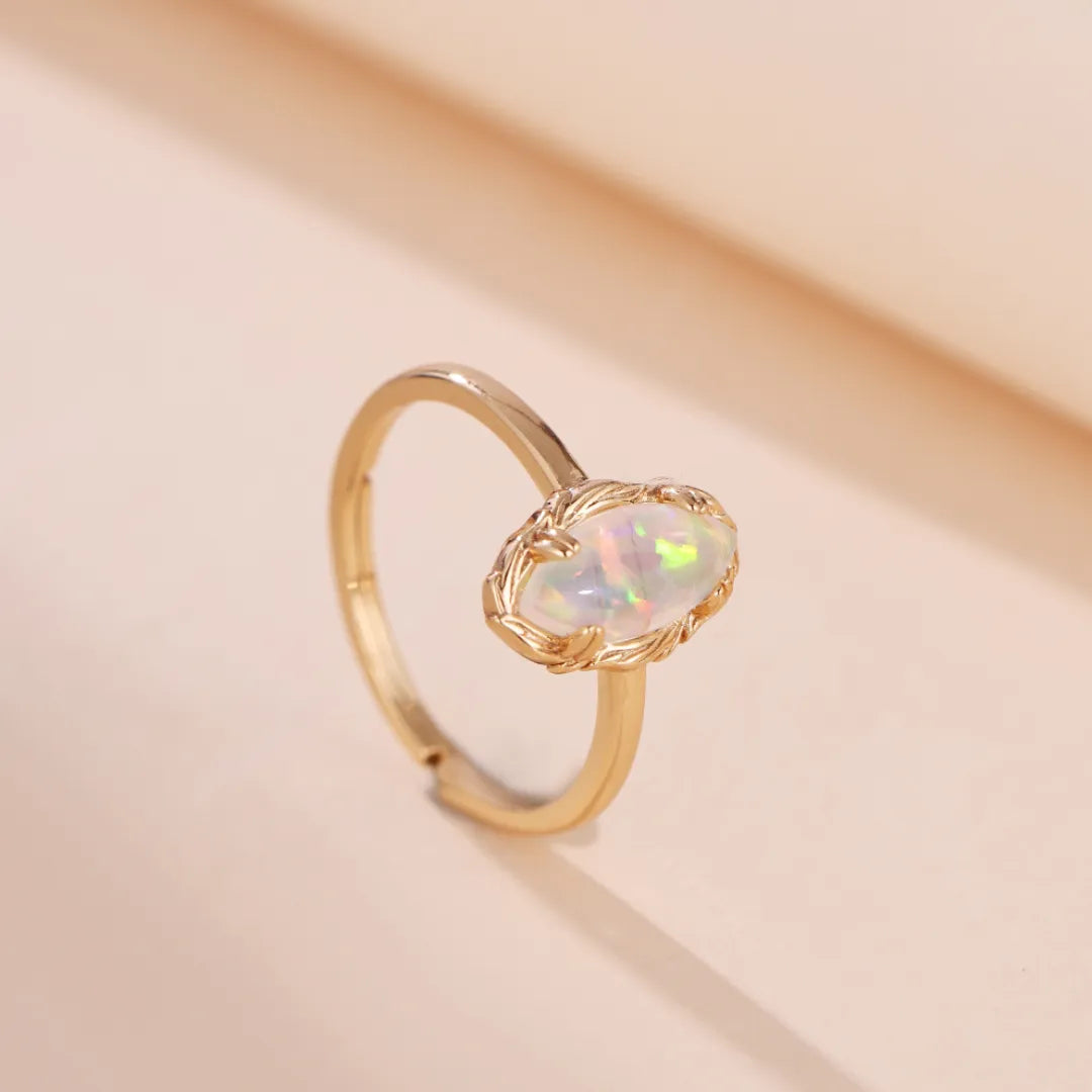 Opalring "Fesselnde Aura" Goldplattiert Silber