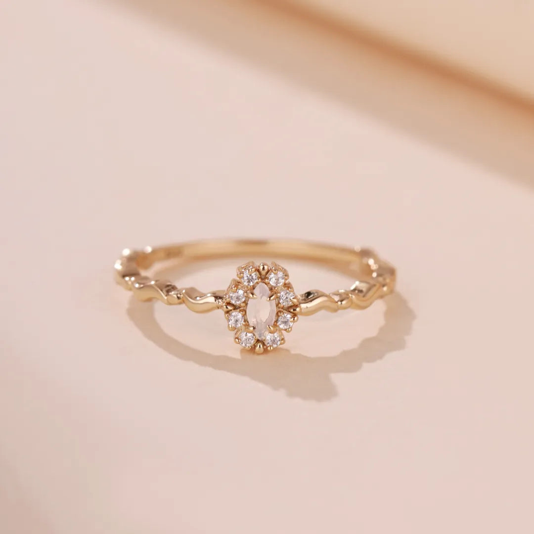 Opalring "Himmlische Reinheit" Goldplattiert Silber