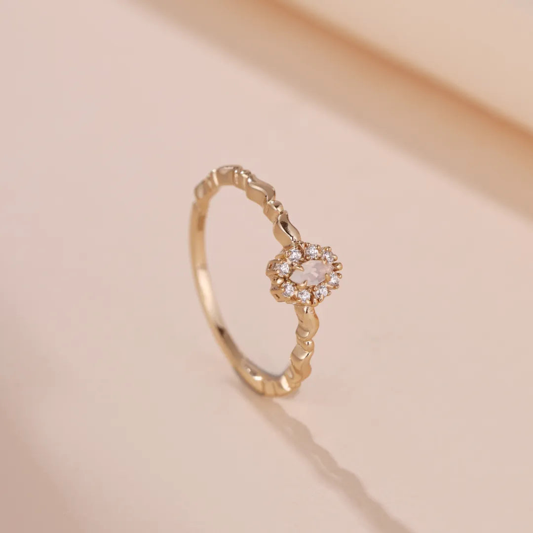 Opalring "Himmlische Reinheit" Goldplattiert Silber