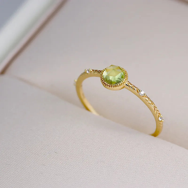 Peridotring "Raffinierte Schönheit" Vergoldetes Silber