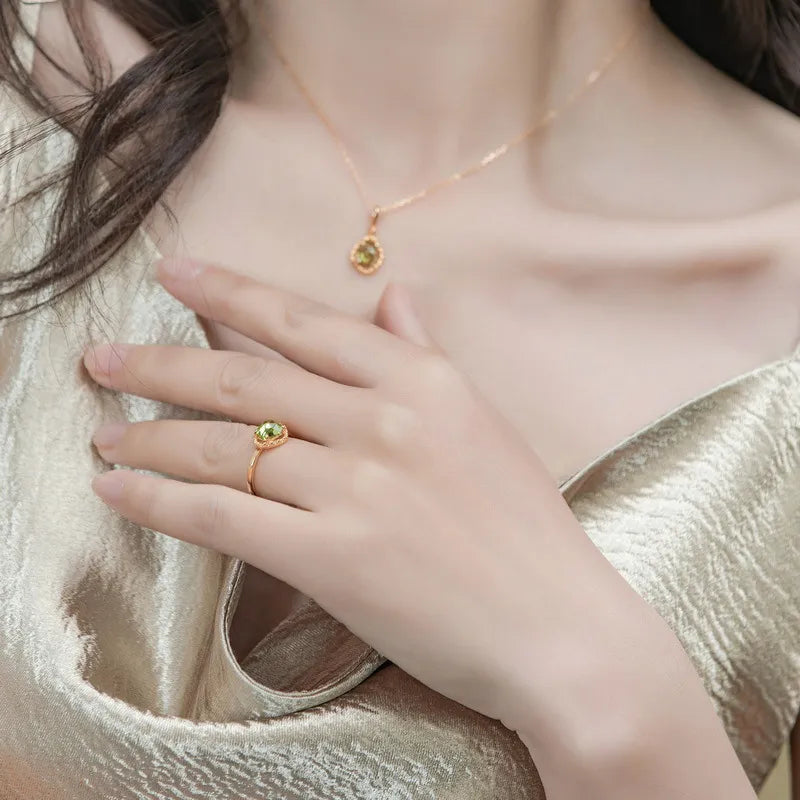 Peridotring "Positives Strahlen" Vergoldetes Silber