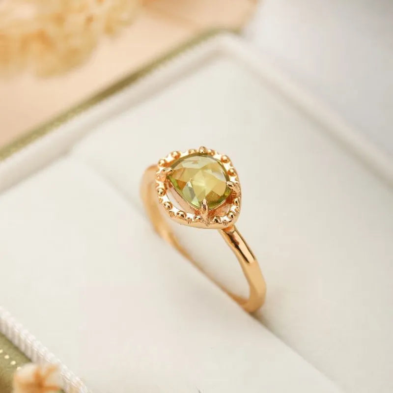 Peridotring "Positives Strahlen" Vergoldetes Silber
