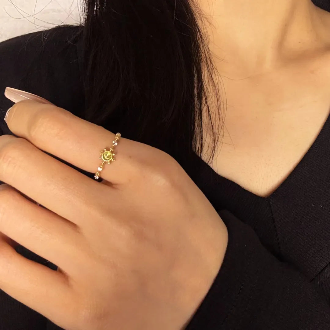 Peridot Ring "Luminous Force" Gold-Silver