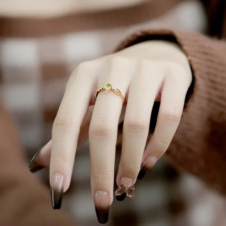 Peridotring "Innere Prosperität" Vergoldetes Silber