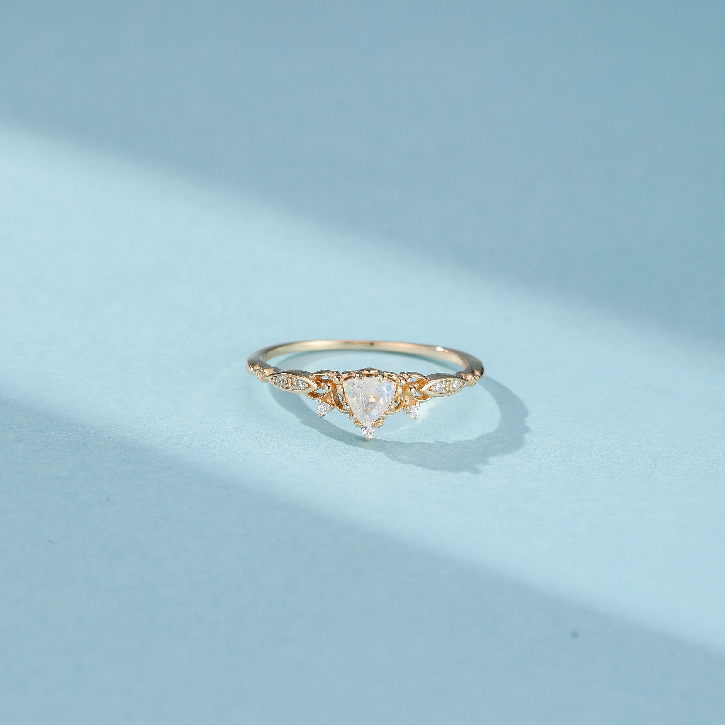 Ring Mondstein "Himmlische Königin" Vergoldet Silber