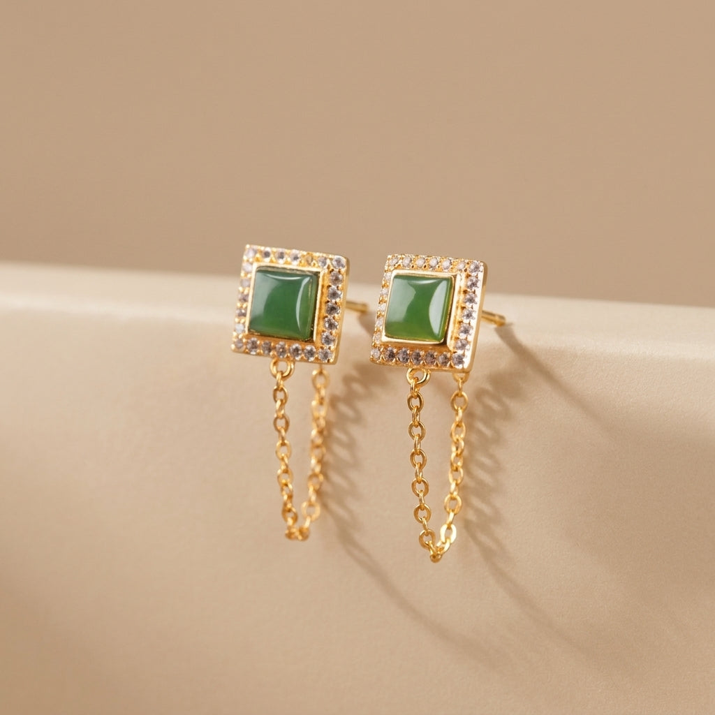 Boucles d'Oreilles Jade "Reine Douce" Argent Doré Or @main