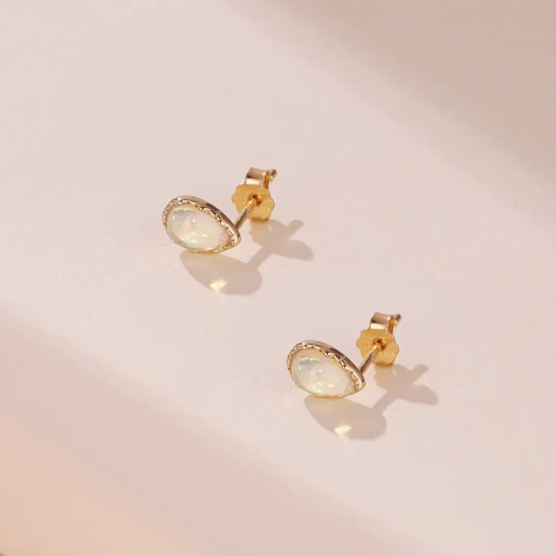 Ohrringe Opal "Sanfte Tropfen" Goldplattiert