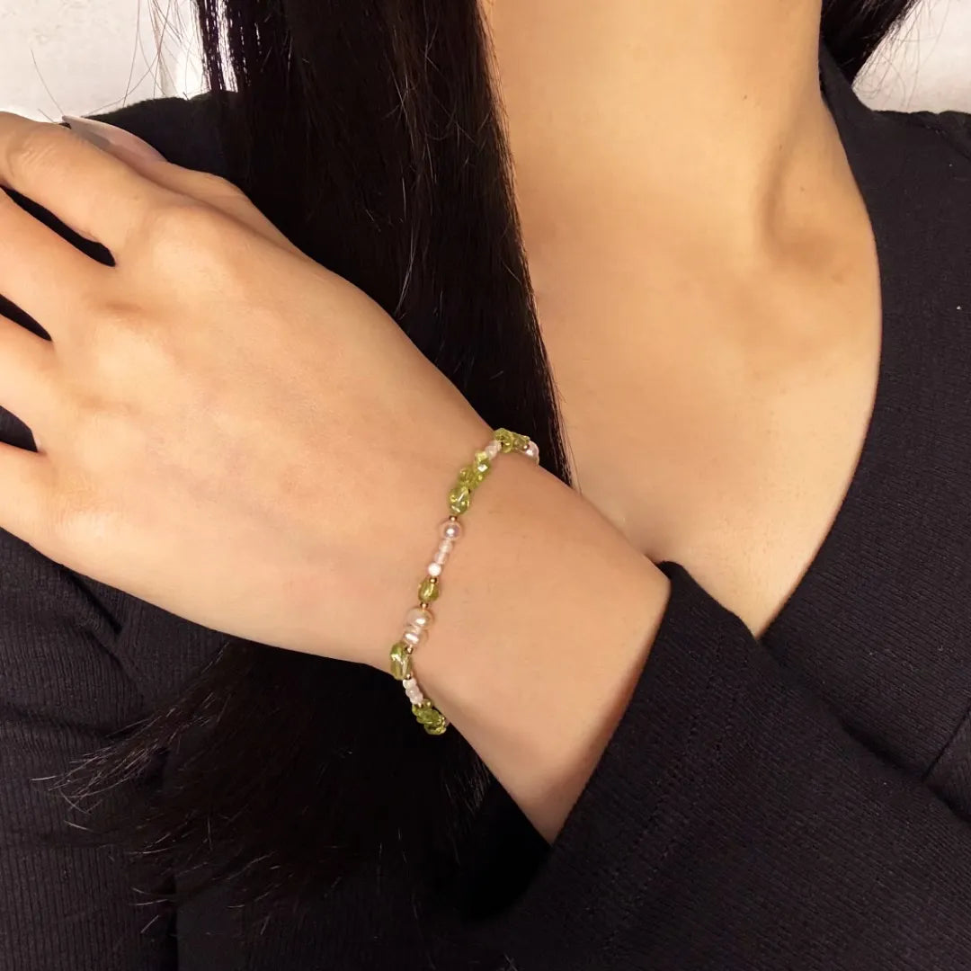 Peridotarmband, Perle und Muschel "Sonnige Eleganz" Goldplattiert Silber