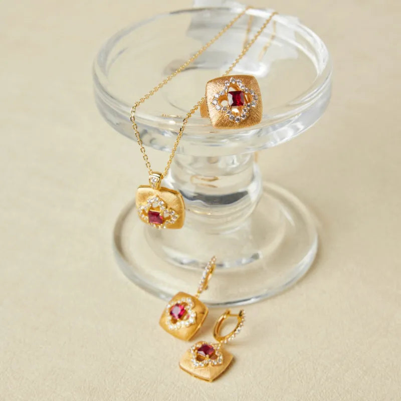 Carnelian Necklace "Floral Warmth" Gold-Plated Silver