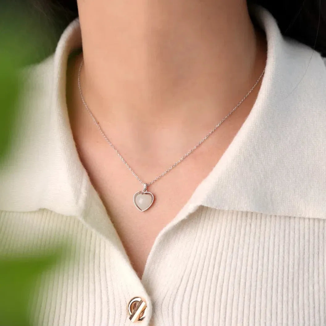 Jade Halskette "Sanftes Herz" Silber