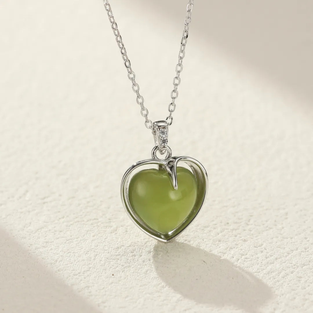 Jade Halskette "Sanftes Herz" Silber