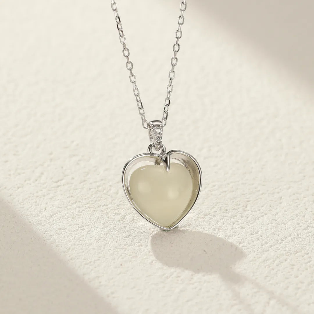 Jade Halskette "Sanftes Herz" Silber