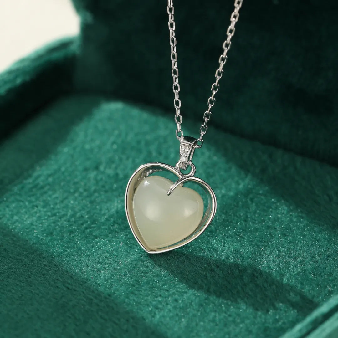 Jade Halskette "Sanftes Herz" Silber