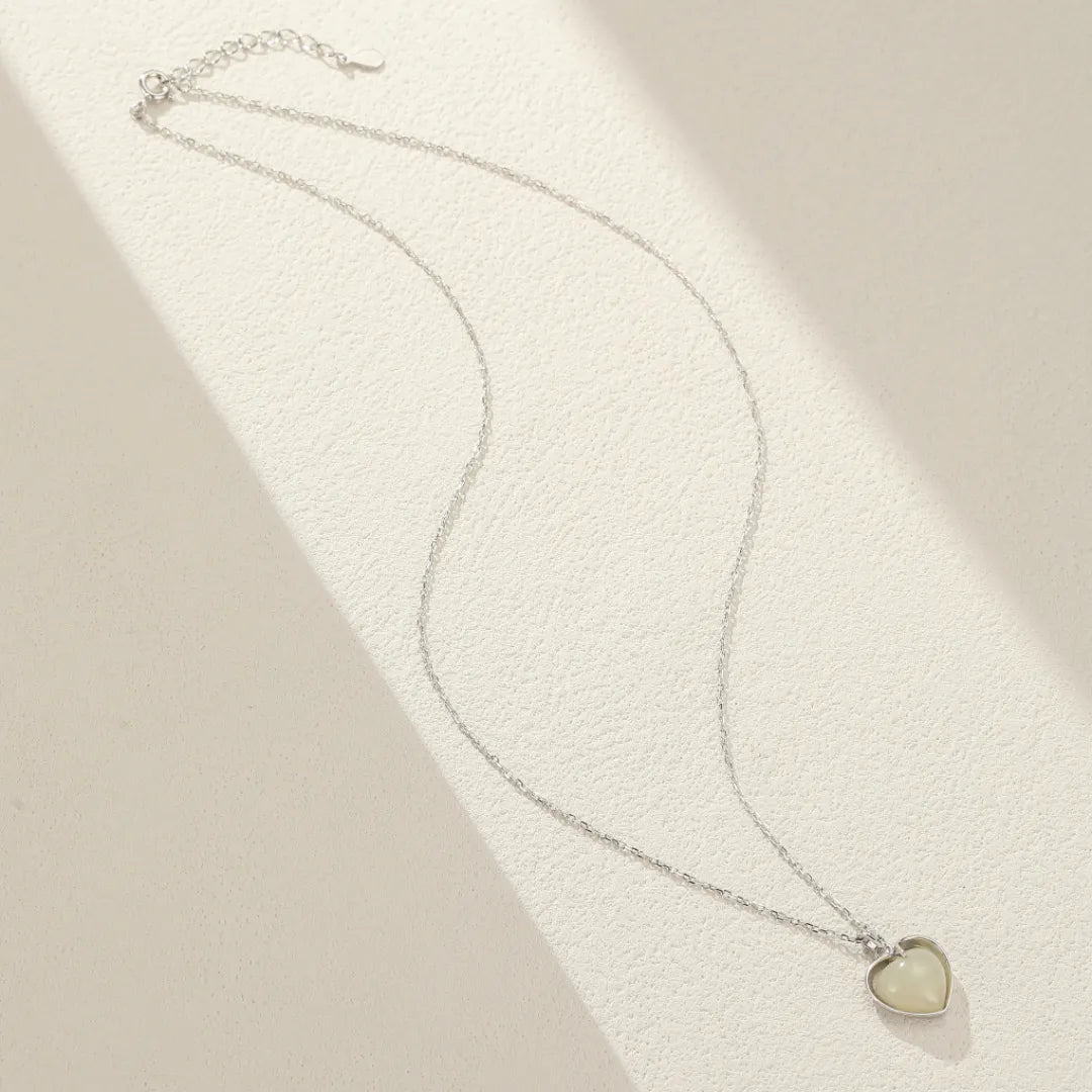 Jade Halskette "Sanftes Herz" Silber