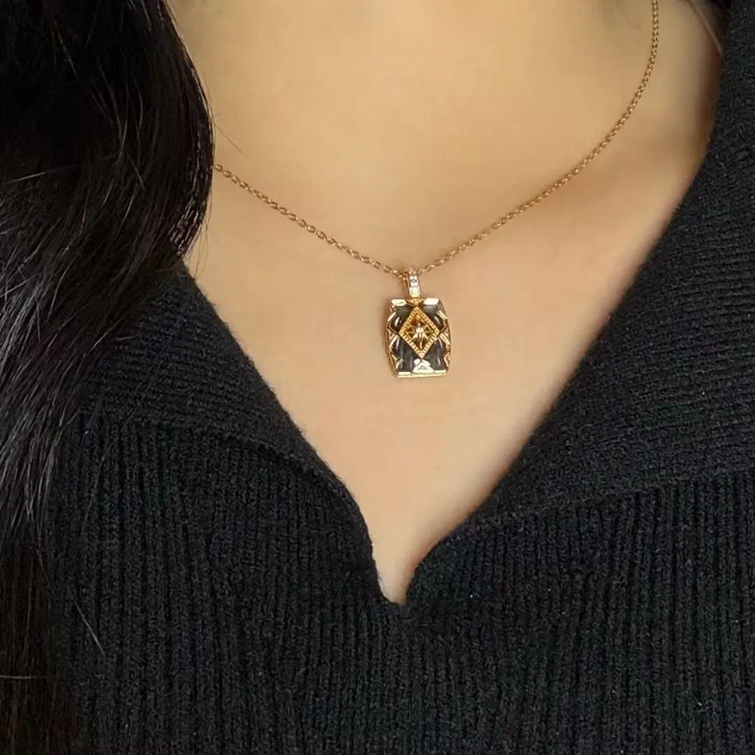 Labradorite Necklace "Mysterious Shine" Gold-Plated Silver