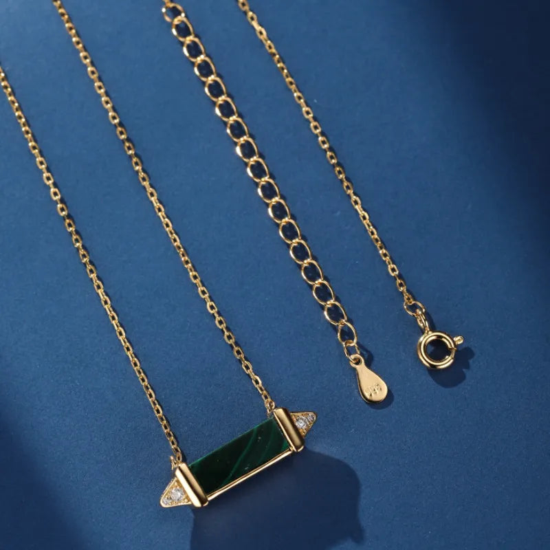 Halskette Malachit "Elegante Gelassenheit" Silber Vergoldet