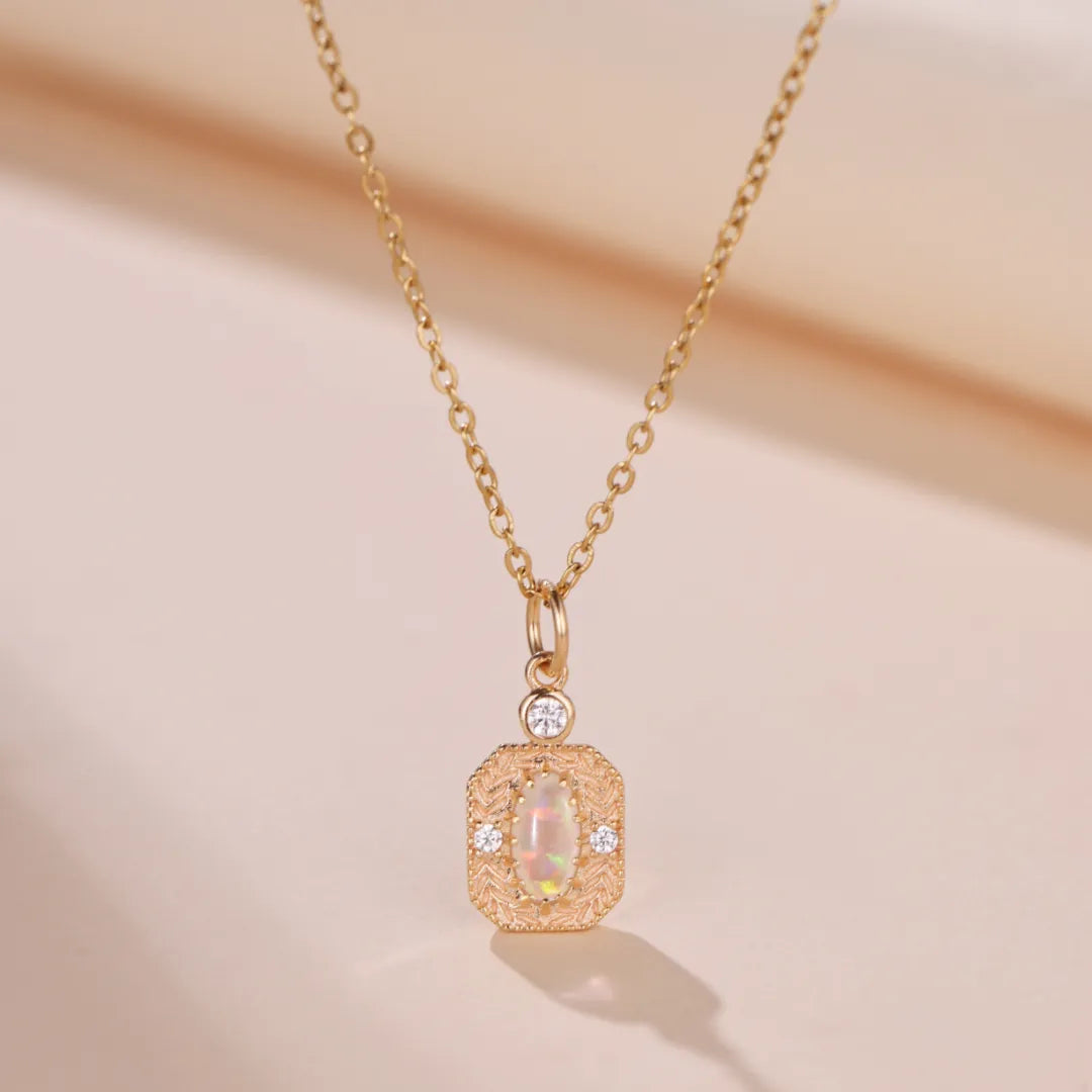 Collier gradué de rhodochrosite en or 18 carats avec de superbes pierres précieuses de 645,25 Collier gradué de rhodochrosite en or 18 carats avec de superbes pierres précieuses de 645,25