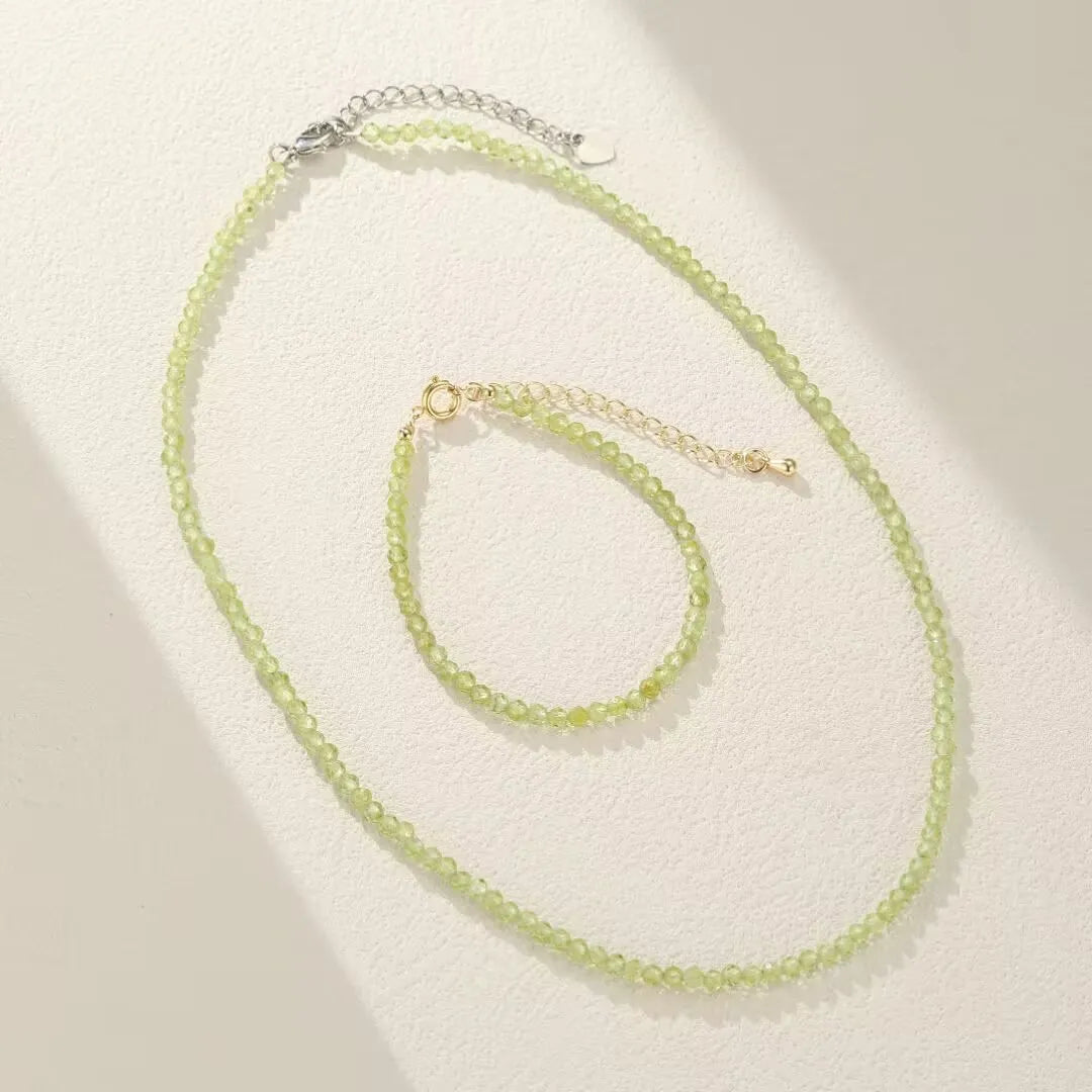 Peridot Necklace "Green Freshness"