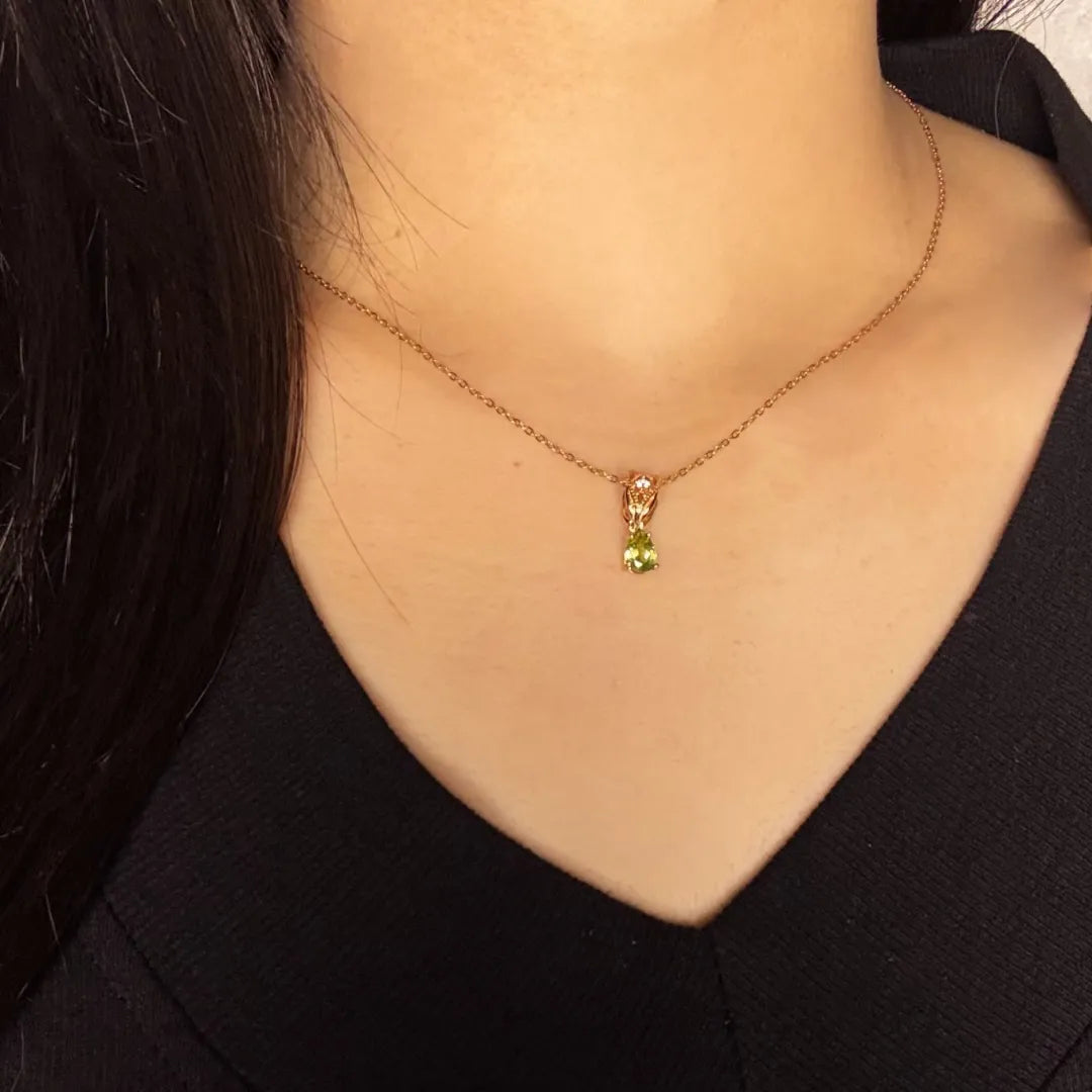 Peridot-Halskette "Tropfen des Charmes" Goldplattiert Silber