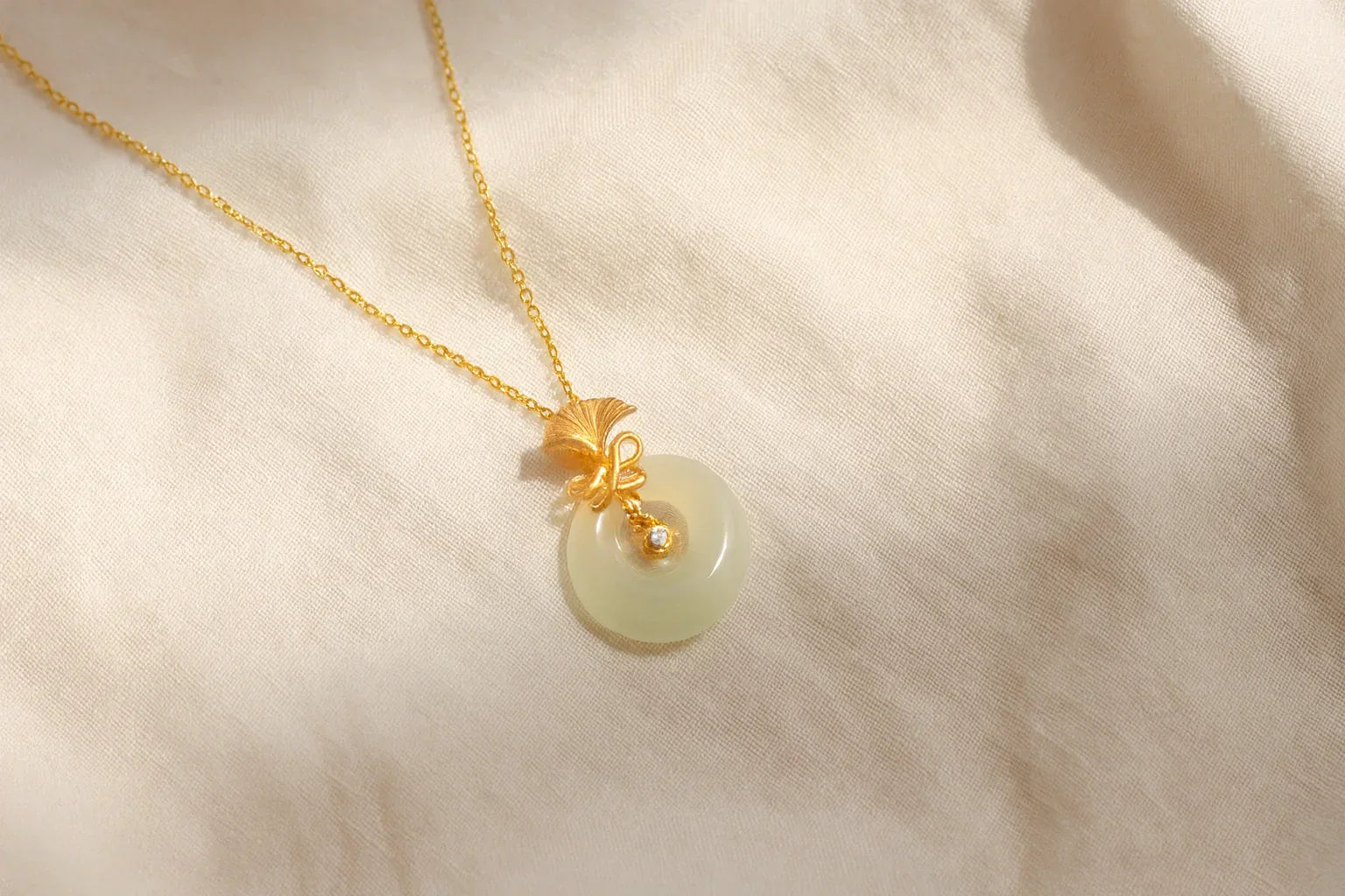 Bijoux Feuille de Ginkgo : Élégance Naturelle et Symbolisme