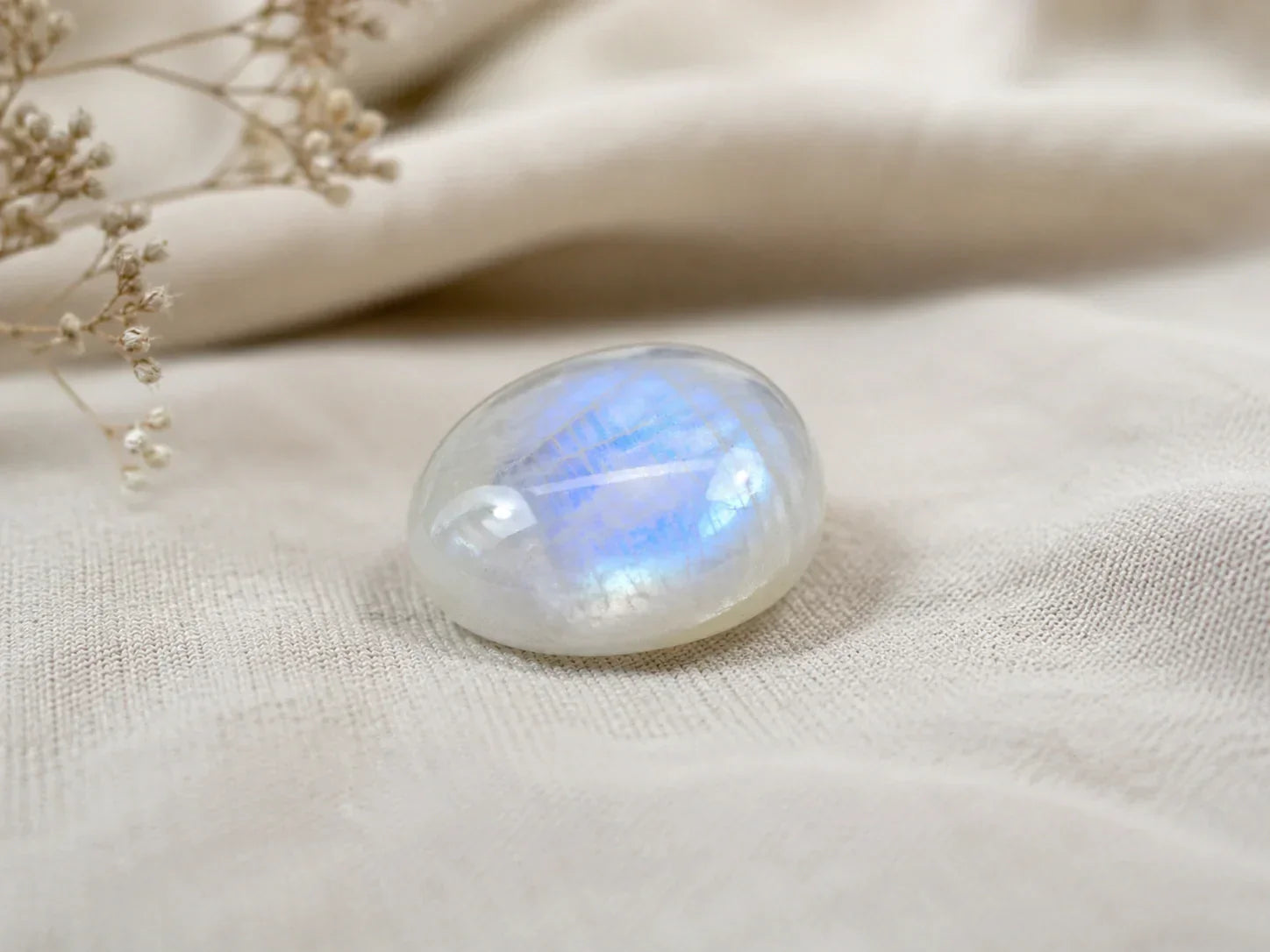 Pierre de Lune : Pierre de Féminité et d’Intuition