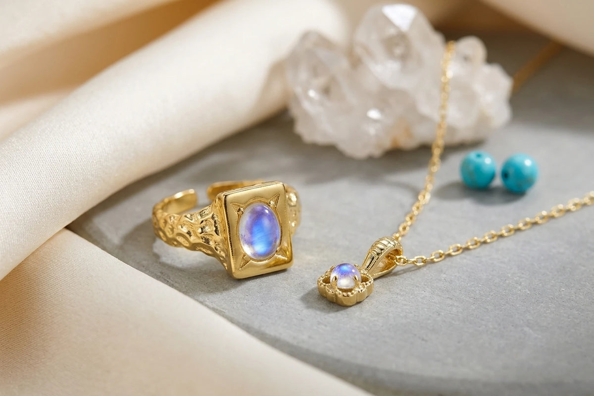 Pierre de Lune : Significations, Vertus et Bijoux à Ne Pas Manquer