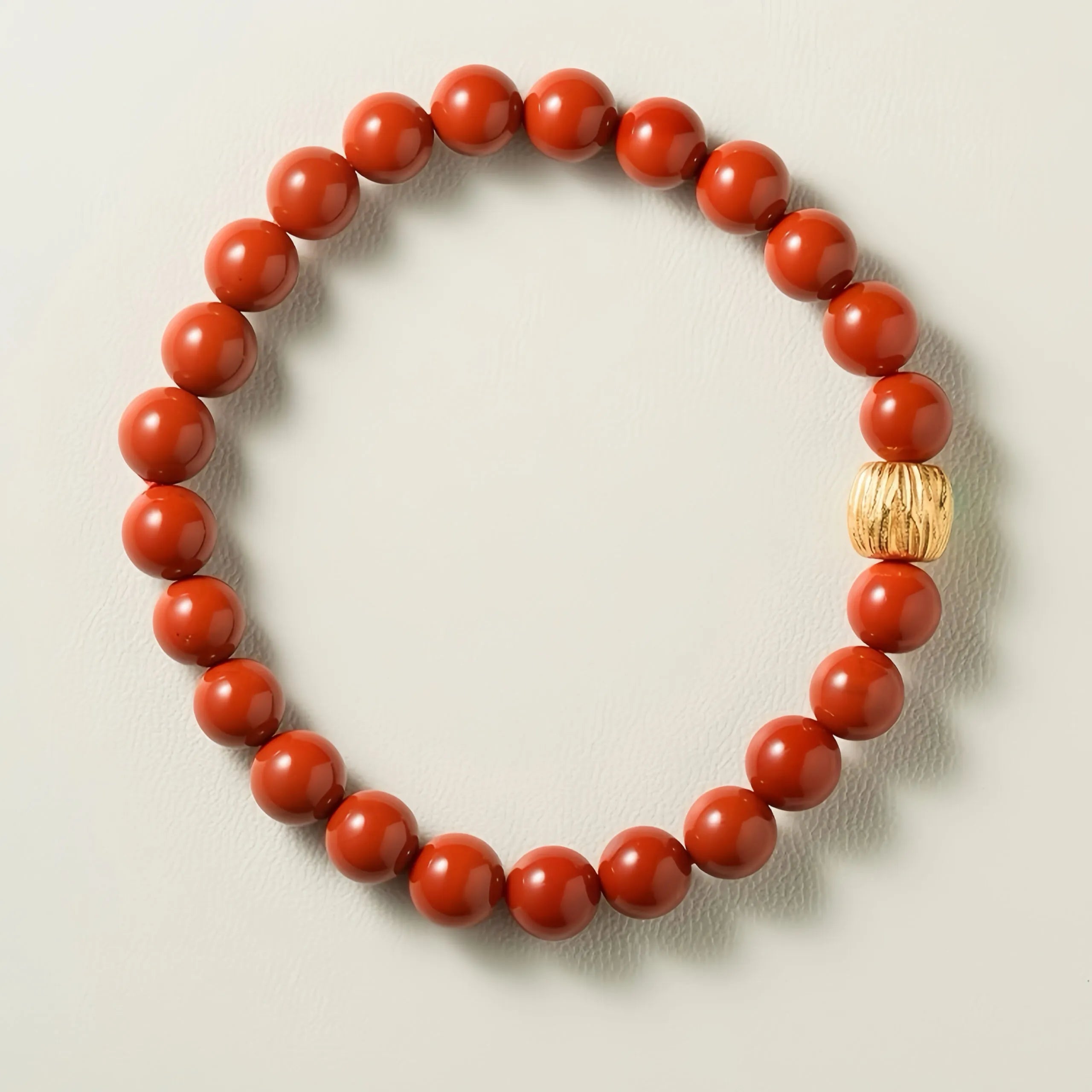 Bracelet en Agate Rouge et Accents en Argent Plaqué Or