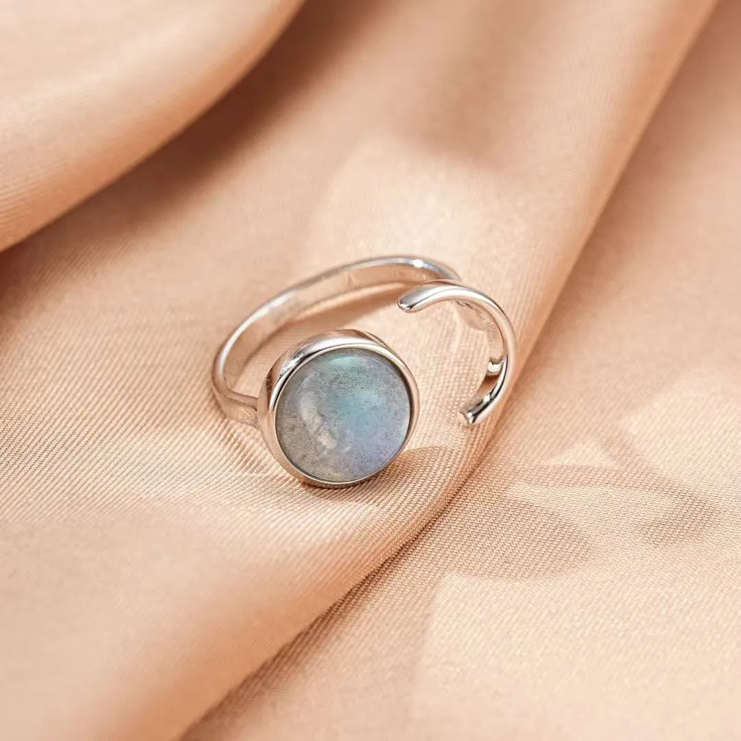 Labradorite Ring "Lunar Aura" Silver