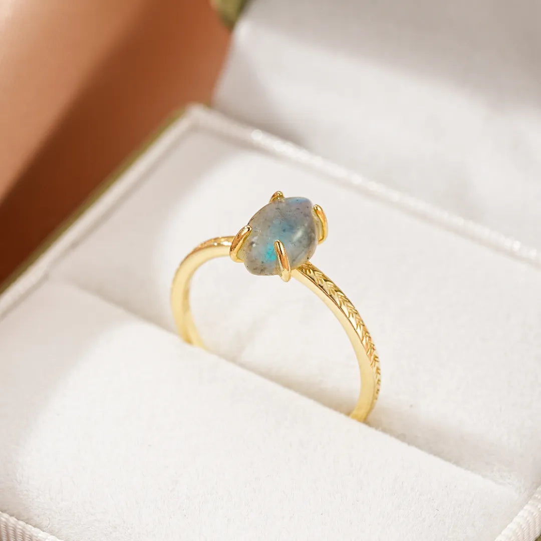 Labradorite Ring "Delicate Sparkle" Gold-Plated Silver 14K