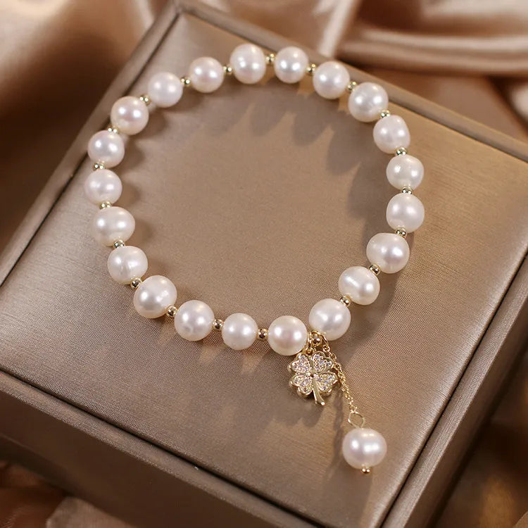 Bracelet Perle d’Eau Douce – Trèfle à Quatre Feuilles