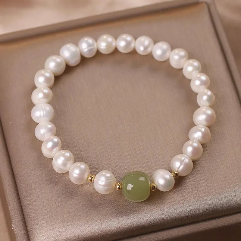 Pearl and Jade Bracelet "Natural Serenity"