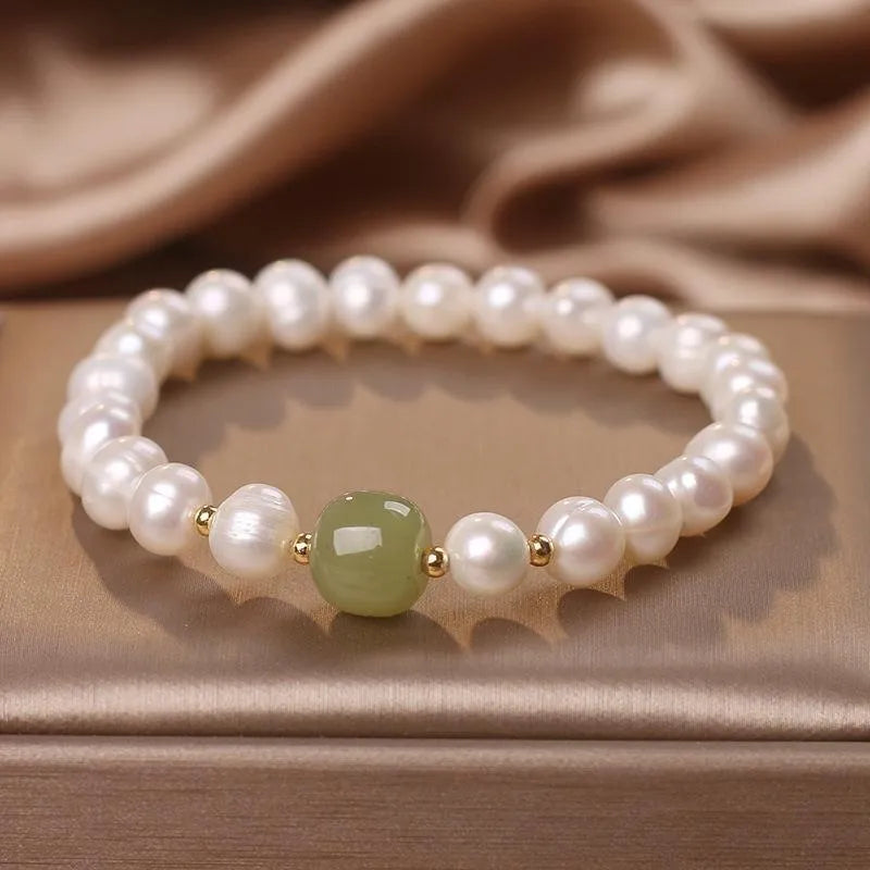 Pearl and Jade Bracelet "Natural Serenity"