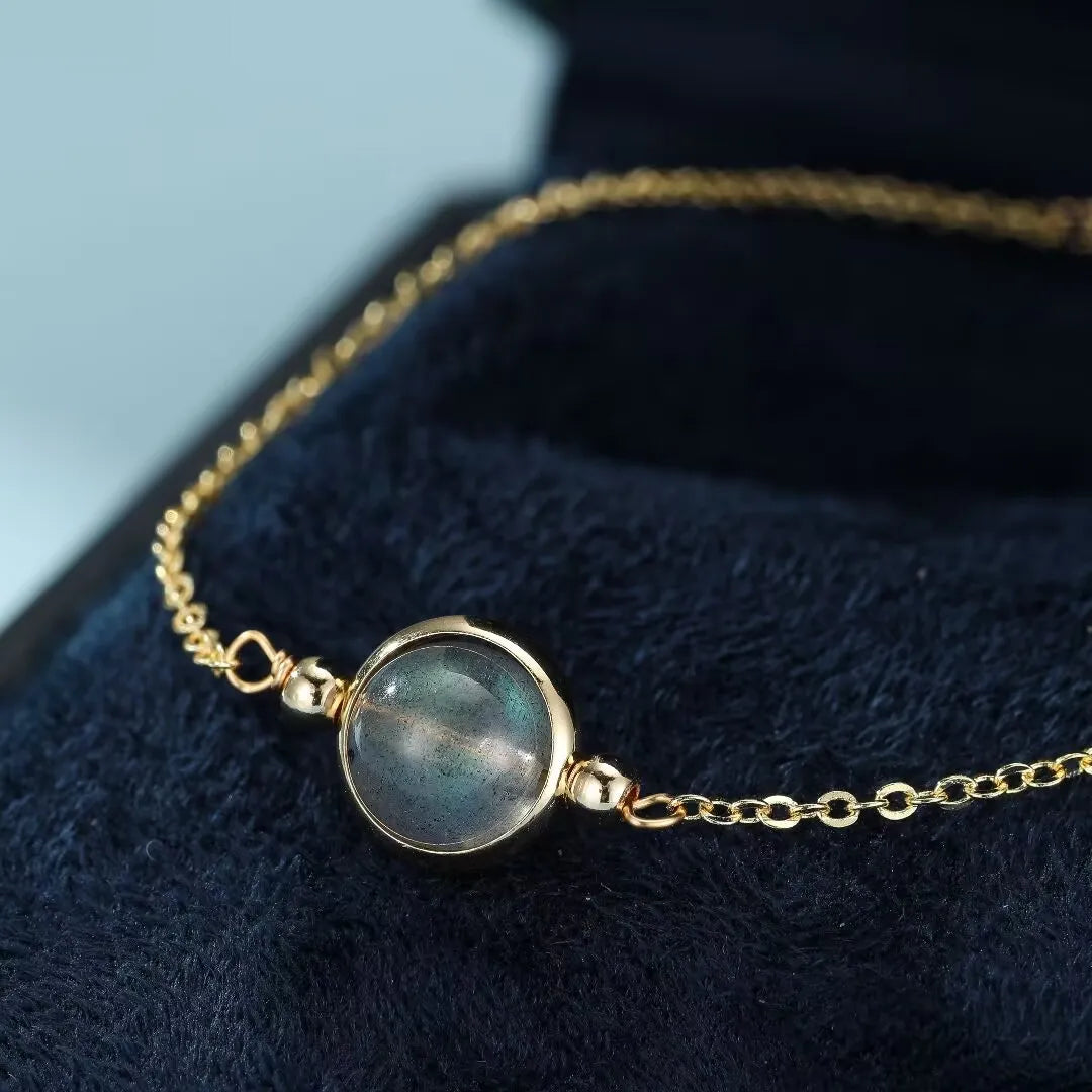 Armband Blaue Mondstein "Sanftheit der Nächte" Vergoldet