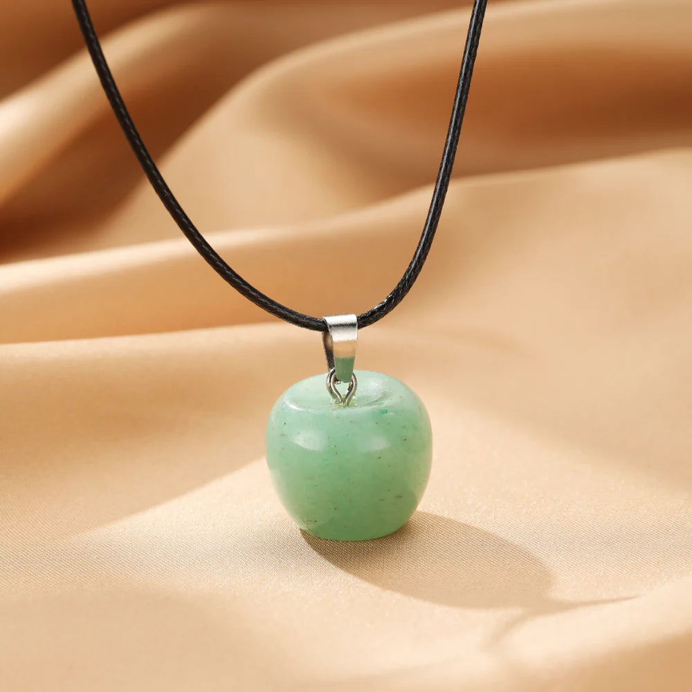 Collier pendentif en forme de pomme en aventurine verte sur cordon noir, bijou de fantaisie pour femme.