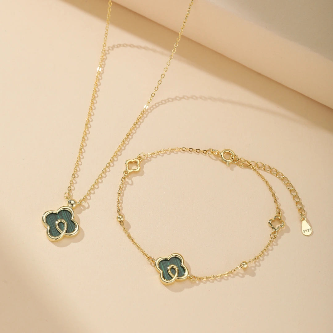 Clovers Necklace "Breath of Nature" Gold-Plated Silver